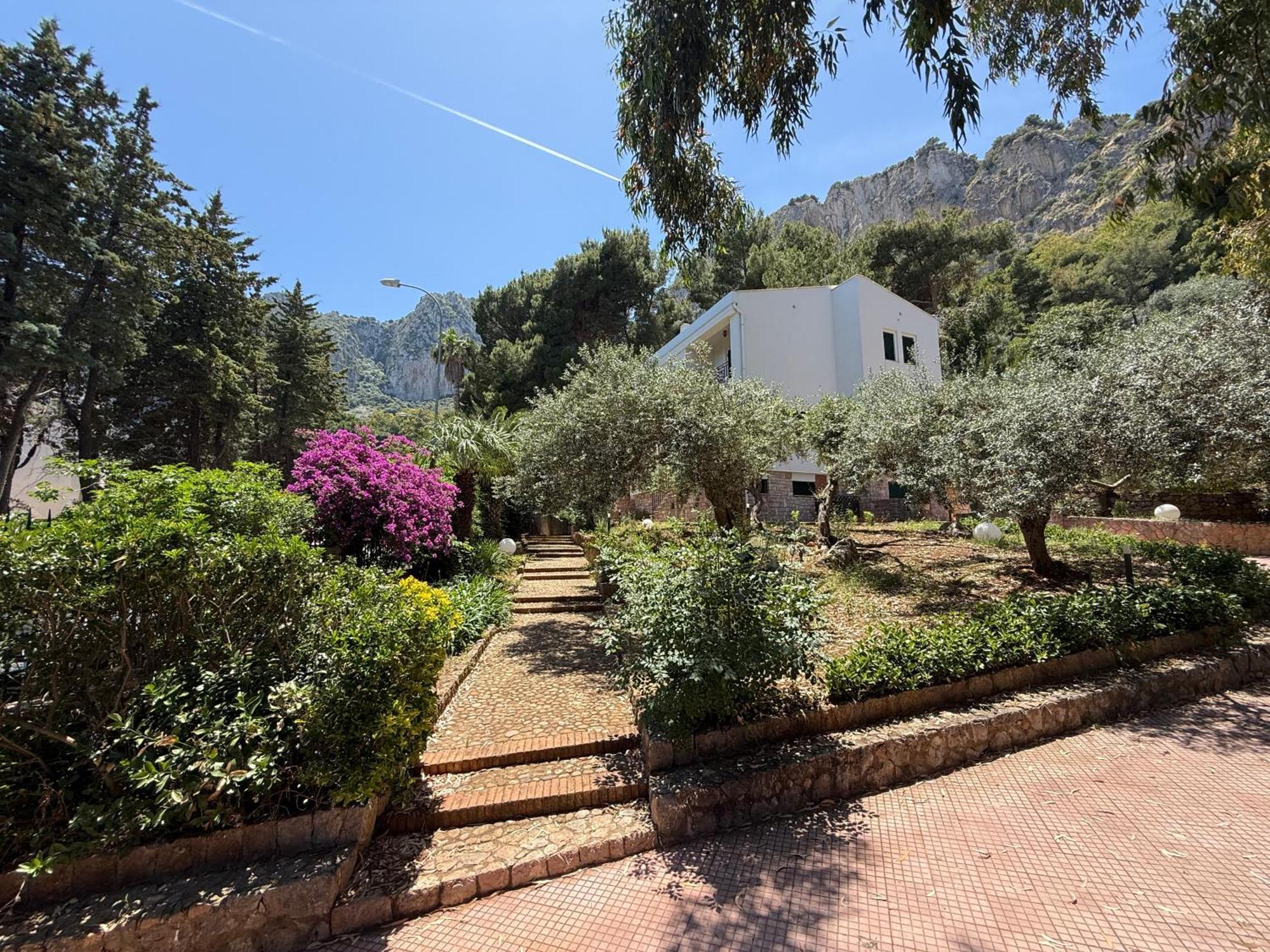 Villa Rubino Mondello - By Rentalbeb Italy ปาแลร์โม ภายนอก รูปภาพ