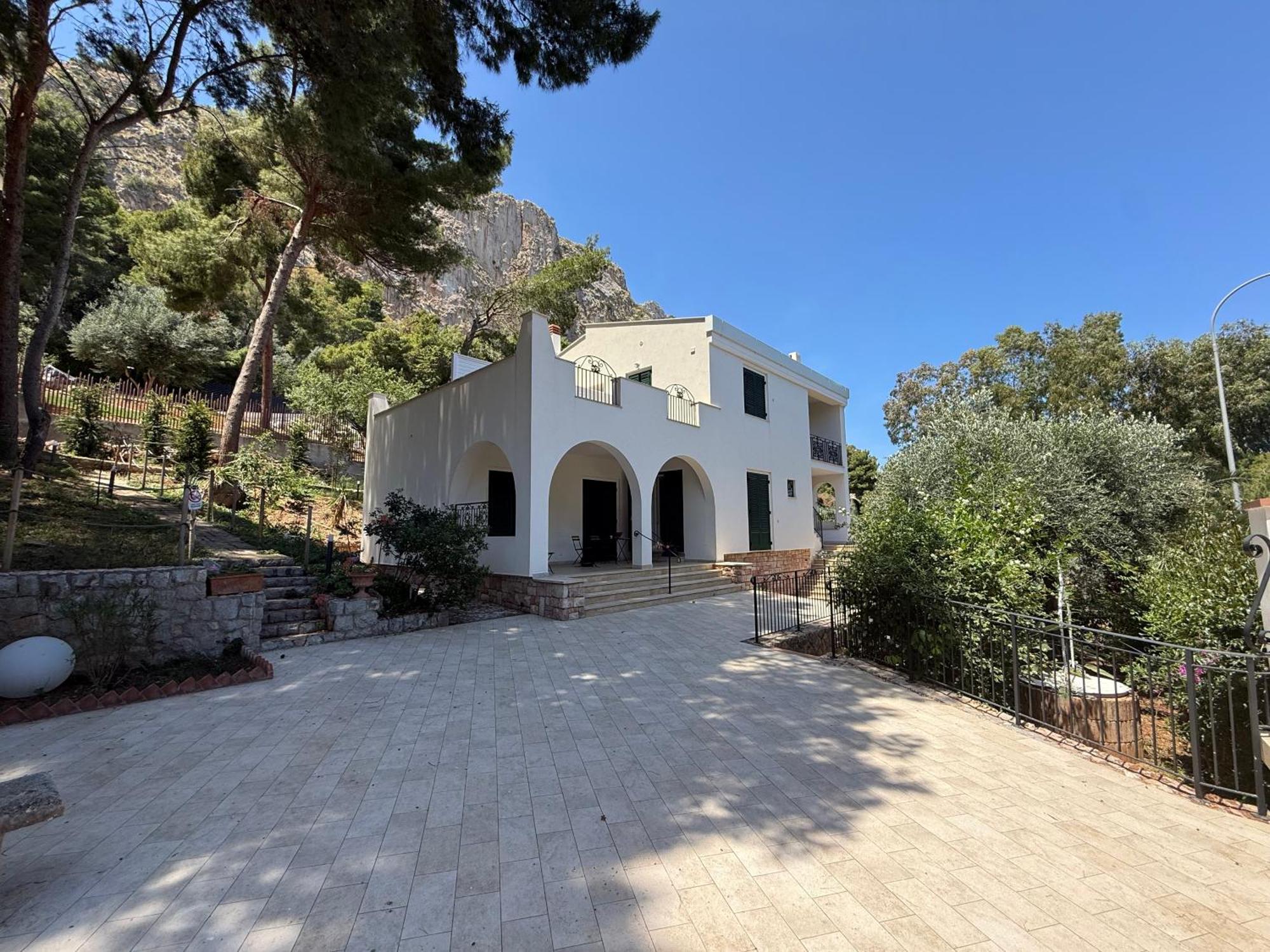 Villa Rubino Mondello - By Rentalbeb Italy ปาแลร์โม ภายนอก รูปภาพ